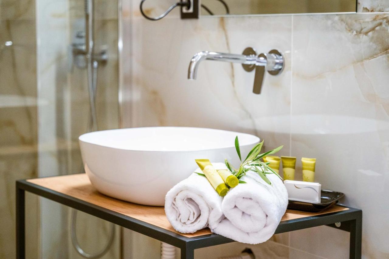 Ephyra Hotel Sívota Екстериор снимка